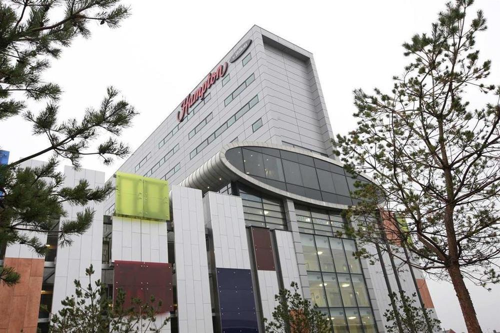 Hampton By Hilton Liverpool John Lennon Airport Speke Exterior foto