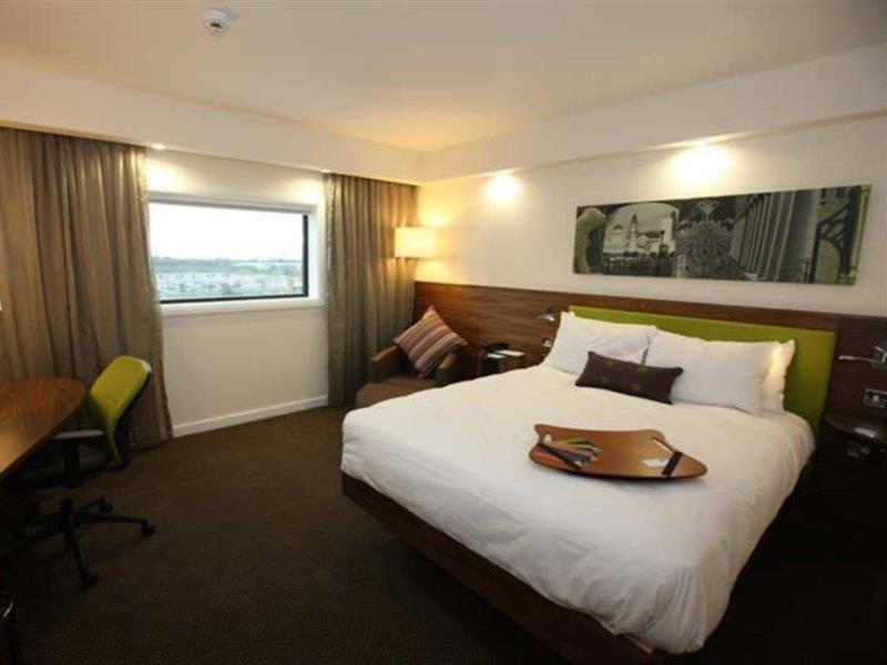 Hampton By Hilton Liverpool John Lennon Airport Speke Exterior foto